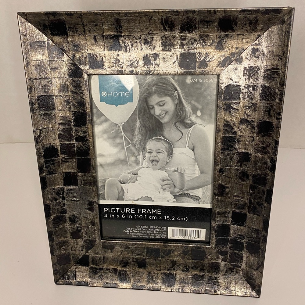 SOLD1 Target Home 4x6 Accent Photo Frame